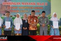 Bupati Demak bersama calon Jamaah Haji Kabupaten Demak (Foto : istimewa) 