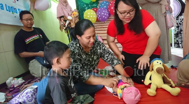 Senam bayi bersama Ibu sebagai salah satu bentuk inovasi peningkatan kesehatan ibu dan anak di Kabupaten Kudus. (Foto:J12)