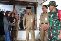 Plt Bupati Jepara kunjungi keluarga bocah tenggelam untuk sampaikan belasungkawa (Foto:Aik)