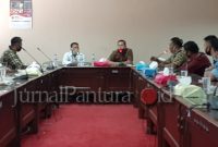Paguyuban Bos Dangdut Kudus (PABOSKU) saat melakukan audiensi dengan Ketua DPRD kabupaten kudus (Foto:J02)
