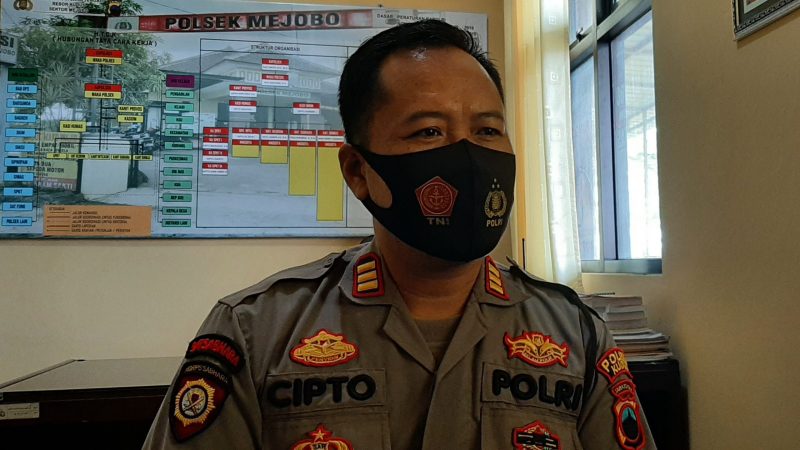 Kapolsek Mejobo AKP Cipto ditemui di Mapolsek Mejobo (Foto:J02)