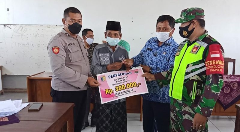 Anggota TNI-POLRI monitoring Penyaluran BLT  (Foto:Istimewa)