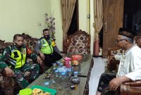Silaturahmi sekaligus halal bi halal dilaksanakan Babinsa dan Bhabinkamtibmas Wonosalam (Foto:Istimewa)