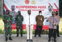 Panglima TNI dan Kapolri saat mengunjungi vaksinasi untuk buruh se-Solo Raya di Boyolali (Foto:Istimewa)
