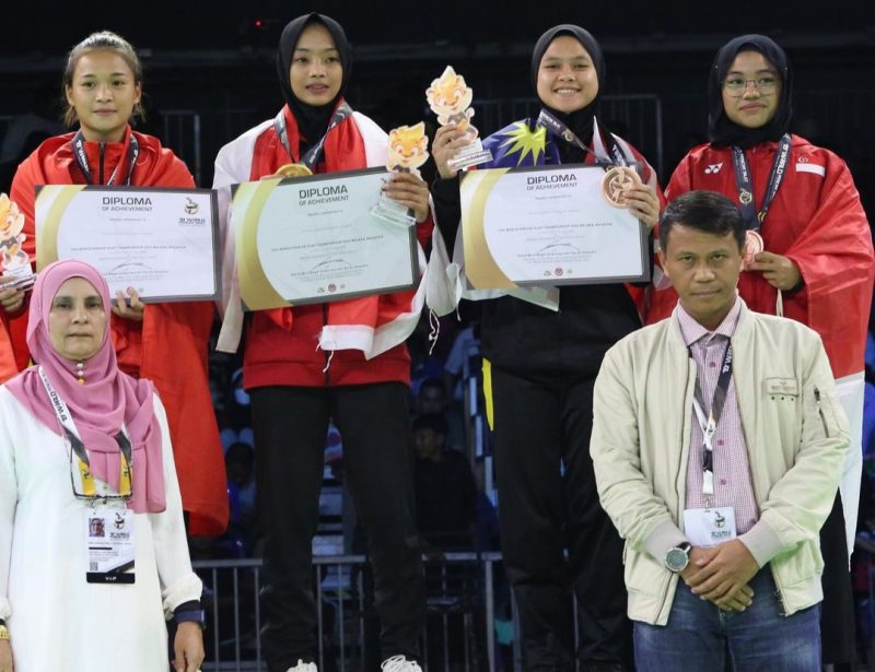 Safira Dwi Meilani bersama penerima medali di World Championship (Foto:Istimewa) 