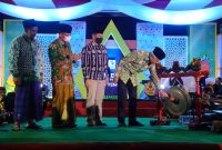 Pemukulan Gong oleh Gubernur Jateng, dibukanya PORSADIN (Foto:Istimewa) 