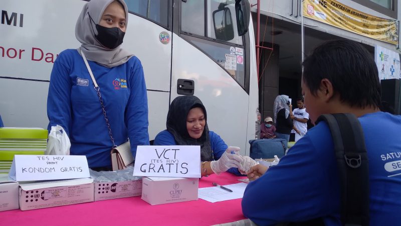 Visity Mobile Screening HIV Aids DKK Kudus di CFD Alun-alun Simpang Tujuh Kudus. (Foto: J05)