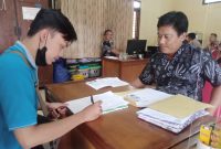Pendaftaran pedagang untuk dandangan di Kudus. (MIA)