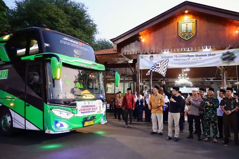 Ilustrasi. Keberangkatan calon jemaah haji di Halaman Pendapa Kabupaten Kudus. (Foto:Istimewa)