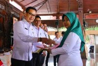 Penyerahan SK pensiun PNS karena Batas Usia Pensiun (BUP) TMT 1 Oktober 2023 di Pendapa Kabupaten Kudus, (Foto:Istimewa)