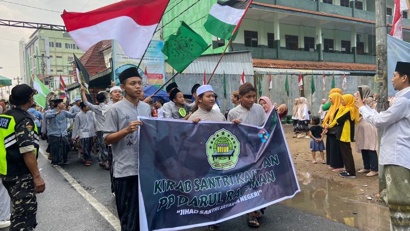 Kirab Hari Santri di Kelurahan Kajeksan, Kecamatan Kota, Kudus. (Foto:J05)