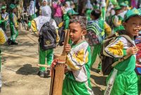 Para siswa tengah asik bermain Permainan Tradisional dan Budaya Muria di Folktarium