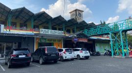 Tempat parkir di Taman Bojana, Kudus. (Foto:J05)