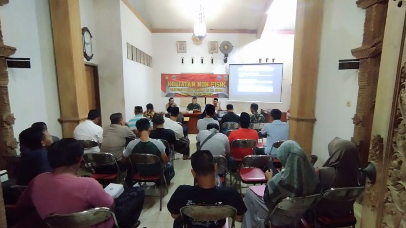 Puluhan masyarakat kecamatan Kaliwungu, Kudus mengikuti arahan guna antisipasi radikalisme dan terorisme. (Foto:JP)