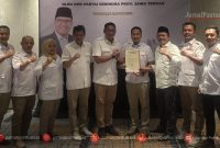 Pasangan Top Berkah menerima surat Rekomendasi dari Ketua DPD Partai Gerindra di Semarang (Foto:JP) 