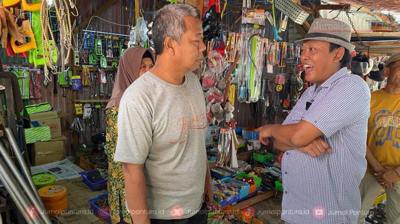 Blusukan ke Pasar Babe, Mawahib ngobrol dengan pedagang (Foto:JP) 