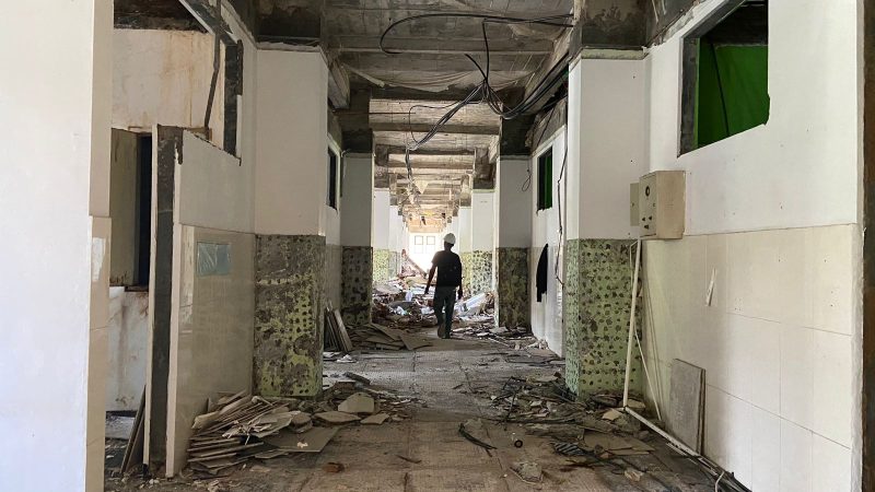 Kondisi Gedung Ruang Rawat Inap Dahlia di RSUD Kudus yang tengah direnovasi. (Foto: J05)