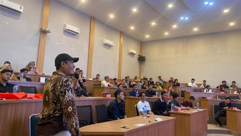 Peserta antusias mengikuti arahan motivator untuk dapat sukses di usia muda (Foto:Jp)