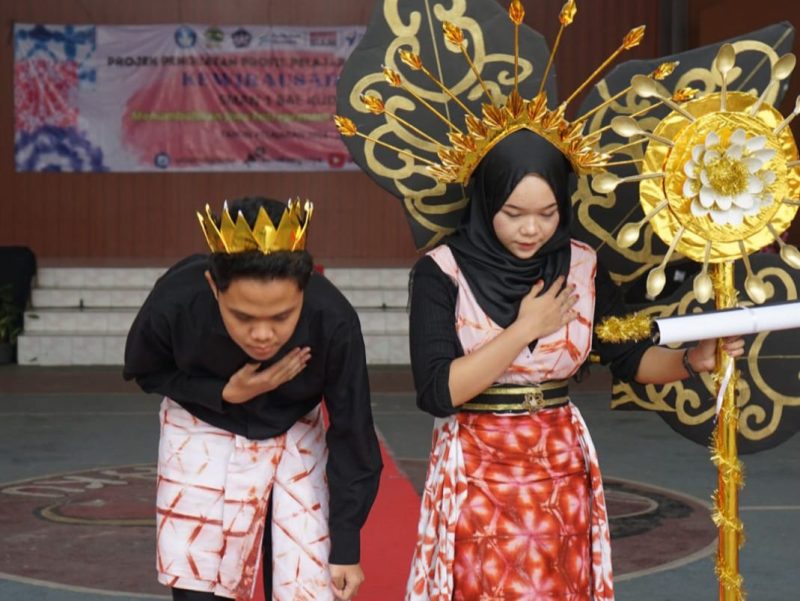 Gelar Karya P5 di SMAN 1 Bae Kudus menampilkan batik shibori. (Foto: J05)