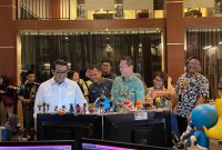 Menteri Ekonomi Kreatif Republik Indonesia, Teuku Riefky Harsya, melakukan kunjungan kerja ke SMK Raden Umar Said (RUS), salah satu sekolah vokasi unggulan di Kabupaten Kudus, pada Rabu, 21/5/2025. (Foto: J05)