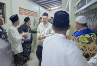 Pembagian nasi berkah dalam rang haul dan salin luwur Sunan Kudus di Kabupaten Kudus. (Foto: JP)