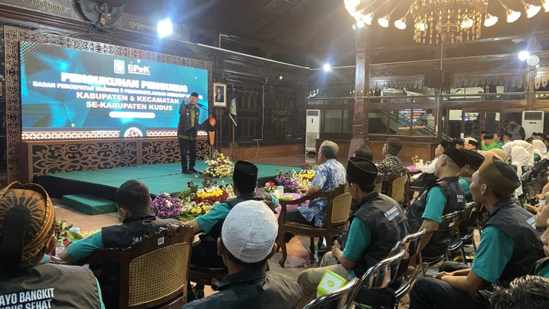 Yusuf Chudlori, Ketua DPW PKB Jateng saat memberikan arahan di Pendapa Kudus (Foto:Jp)