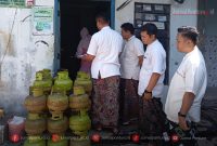 Disdag Kudus melakukan pemantauan elpiji 3 kg di pangkalan resmi pertamina. (Foto: JP)