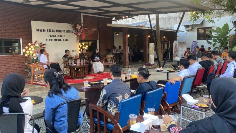 Suasana talkshow HIPMI Jateng di Cafe Di.Nata Mejobo Kudus (Foto:Jp)