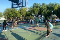 Laga SMA Kanisius Kudus (biru) saat berhadapan dengan SMA 2 Bae Kudus pada turnamen Piala Kemerdekaan 2025 di Kodim 0722/Kudus (Foto:Jp)