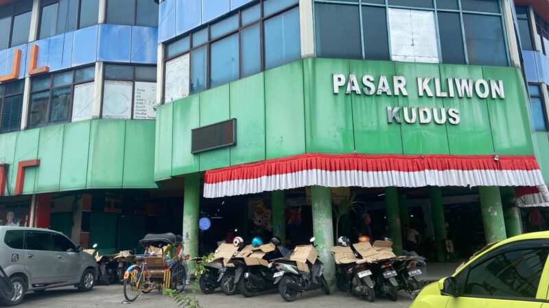 Pasar Kliwon, Kabupaten Kudus. (Foto: J05)