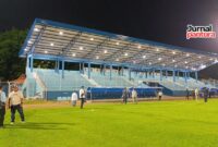 PT LIB saat melakukan verifikasi lapangan pada Stadion Wergu Wetan Kudus pada Kamis, 29 Agustus 2025 malam. (Foto:JP)