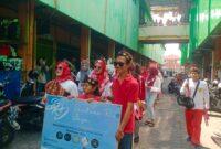 Pawai Pedagang Pasar Kliwon dalam momentum HUT ke-80 RI, sebagai bentuk keprihatinan lesunya geliat ekonomi di pasar tradisional. (Foto: JP)