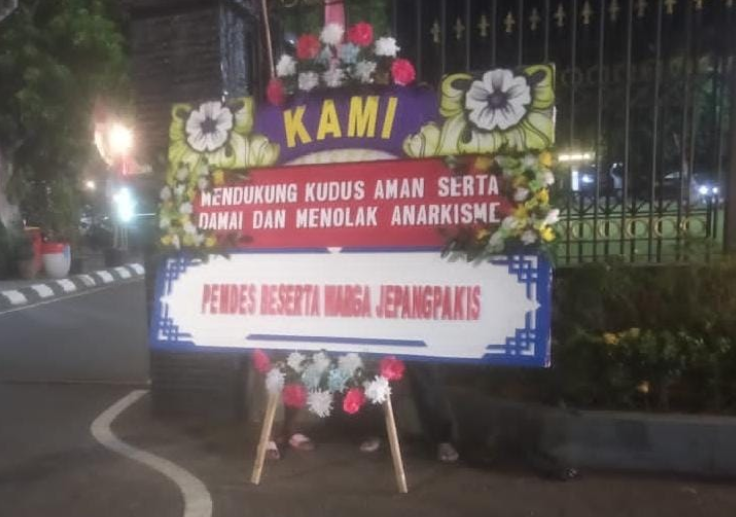 Karang Bunga di Pendopo Kabupaten Kudus