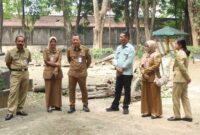 Bupati Kudus, Sam'ani Intakoris saat meninjau Tman Krida, Kudus, pada Senin, 8/9/2025. (Foto: JP)