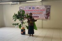 Tamara Salsa Herwina, siswi kelas 5 dari SD 2 Japan tampil di cabang lomba mendongeng di FTBI 2025. (Foto: J05)