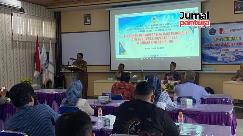 Pelatihan Perkoperasian bagi para pengurus dan pengawas Koperasi Merah Putih di ruang pertemuan SMK Muhammadiyah Kudus. (Foto:J05) 