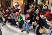 Layanan makan pagi untuk wajib pajak di Samsat Kudus (Foto:Istimewa)