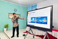 Sosialisasi Interactive Flat Panel (IFP) atau papan interaktif digital di Kabupaten Kudus. (Foto: J05) 