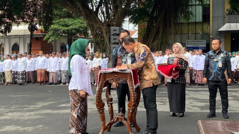 Pelantikan dan penyerahan PPPK Paruh Waktu di lingkungan Pemkab Kudus, Selasa, 30 Desember 2025. (Foto: J05) 