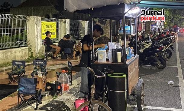 Coffee Street di Jalan Jenderal Soedirman Kudus. (Foto: J02)