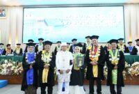 Salah satu wisudawan, Ainunnur Izzatiy, lulusan Program Studi Tadris Bahasa Inggris UIN Sunan Kudus menghadiri acara wisuda tepat setelah melangsungkan akad nikah. (Foto: Istimewa) 
