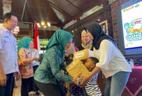 Penyaluran PMT bagi balita di Kabupaten Kudus. (Foto: J05) 