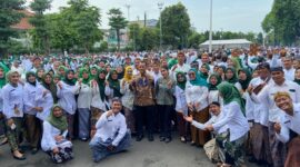 Foto bersama, usai pelantikan PPPK Paruh Waktu di lingkungan Pemkab Kudus. (Foto: J05) 