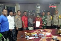 Kapolsek Jati AKP Hadi Noor Cahyo mediasi keluarga korban dan pelaku pencabulan (Foto:JP)