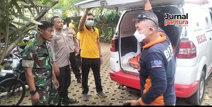 Evakuasi jenazah dari sebuah hotel di Kaliwungu Kudus (Foto:JP)