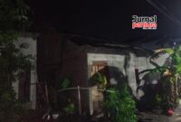 Genteng atap rumah warga Undaan Lor porak poranda diterjang angin kencang (Foto:JP)