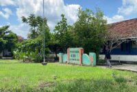 Lokasi SDN 5 Mejobo yang berdekatan dengan kandang ayam di Desa Mejobo, Kecamatan Mejobo, Kabupaten Kudus. (Foto: J05) 
