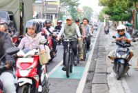 Bukan naik mobil dinas, Bupati Kudus memilih gowes santai berangkat kerja ke Pendopo (Foto:Kominfo)