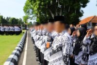 Guru-guru saat mengikuti upacara (Foto:ilustrasi)