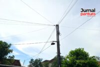 Kabel fiber optik (FO) yang terpasang di wilayah Kabupaten Kudus. (Foto: JP)